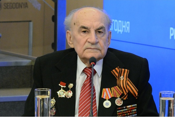 Путин поздравил разведчика Ивана Евтодьева со столетним юбилеем