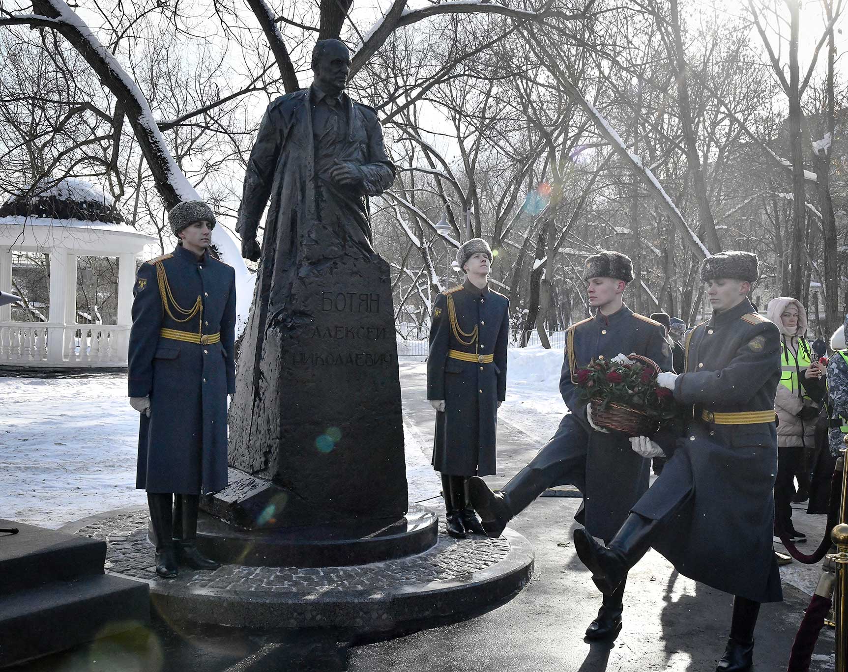 Об открытии монумента Герою Российской Федерации Алексею Николаевичу Ботяну