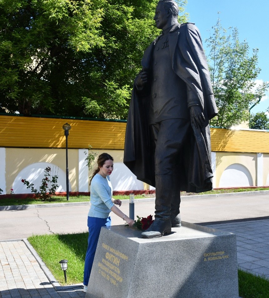 Памятник П.М. Фитину полюбился москвичам 