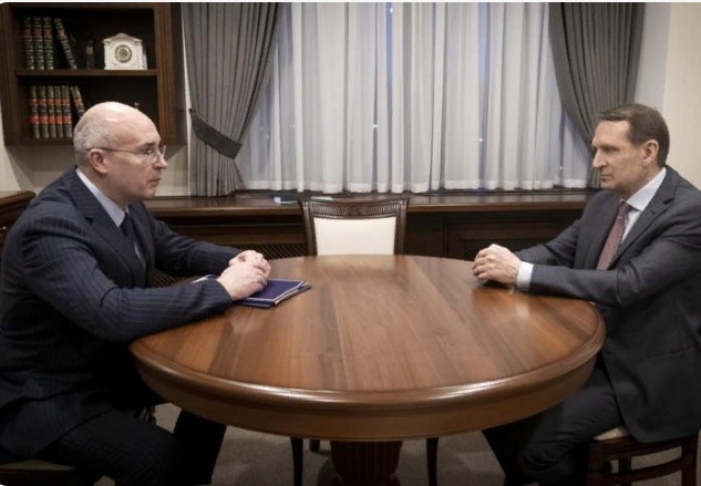 Генеральный директор ТАСС Андрей Кондрашов и директор Службы внешней разведки РФ Сергей Нарышкин © ТАСС