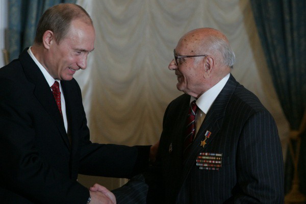 "Полковник Вихрь" возвращается        